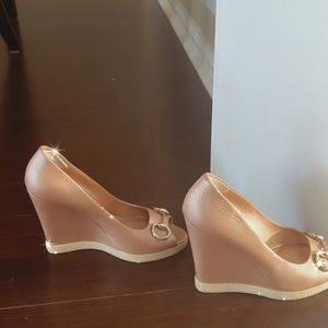 Gucci Wedge Shoes, Light brown, rose gold colour. Size 8. Gently used